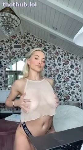 Lindsey Pelas OF 2 2