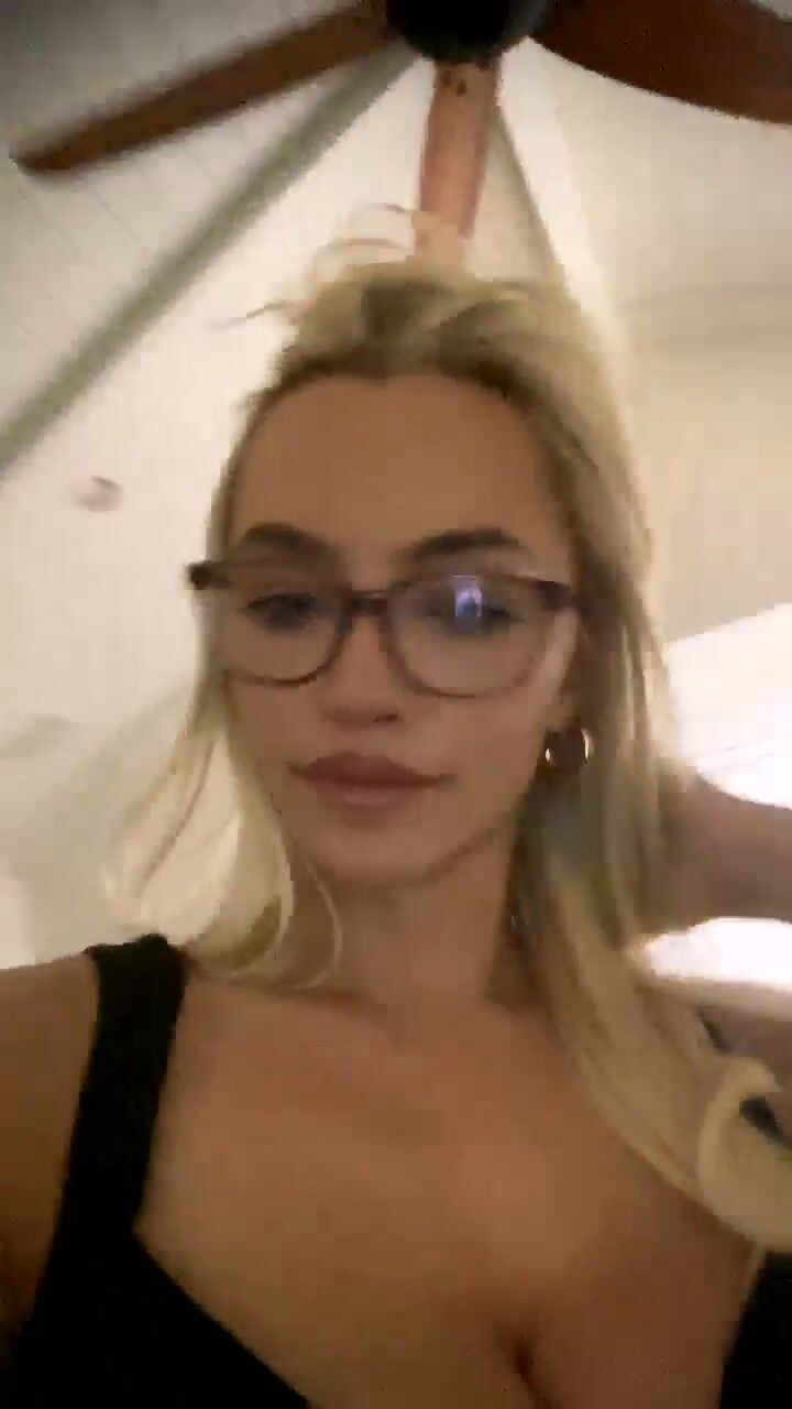Lindsey Pelas Sexy 3