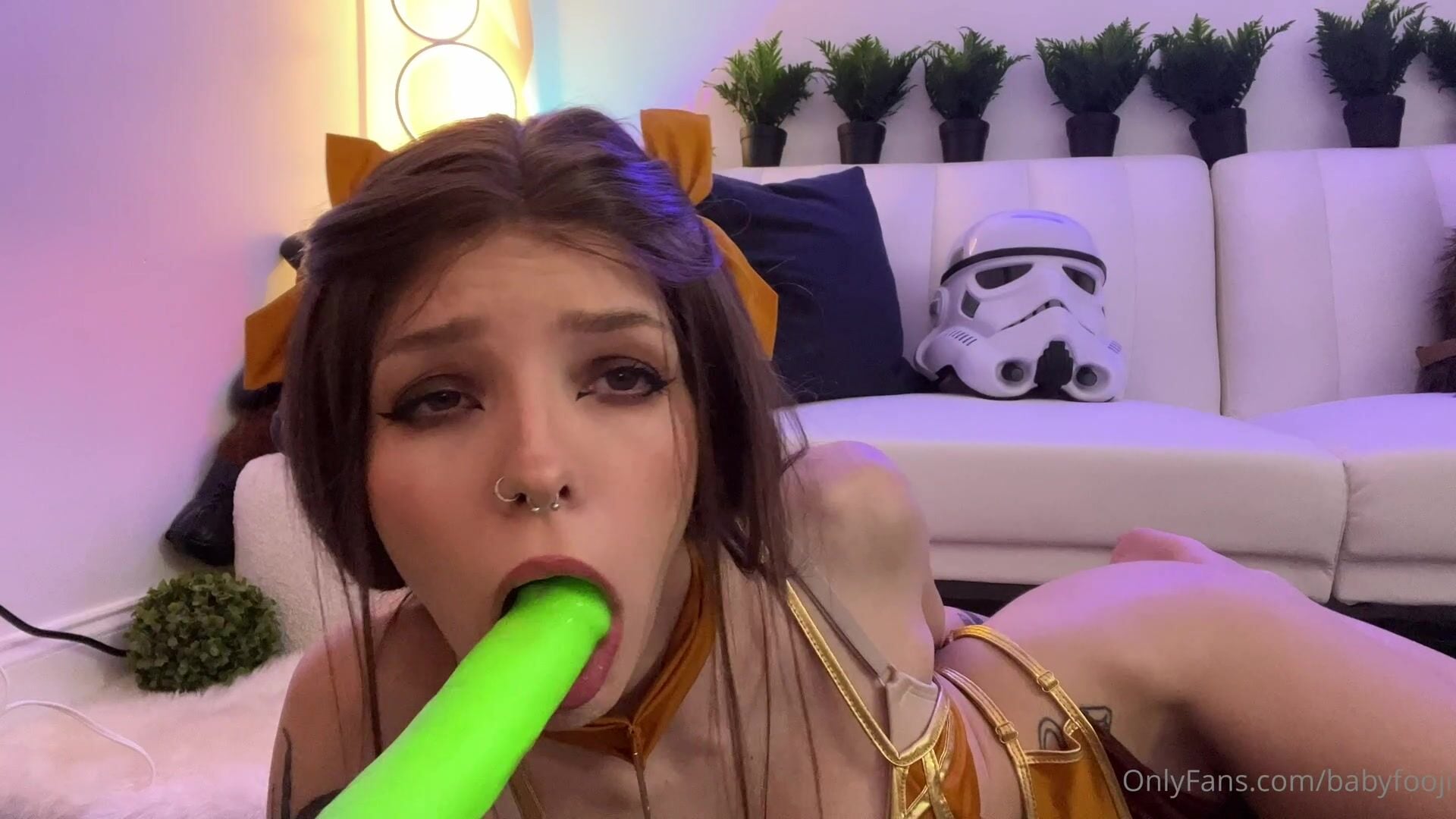 Babyfooji Slave Leia BJ  Fuckmachine