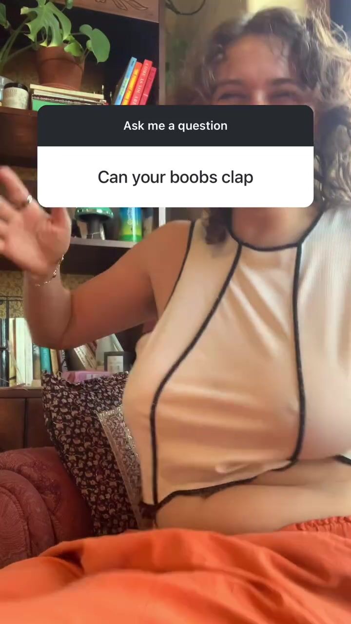 Cosmic_Kitty_Cat Braless Big Tits Clapping