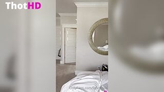 Fallinlovia Video