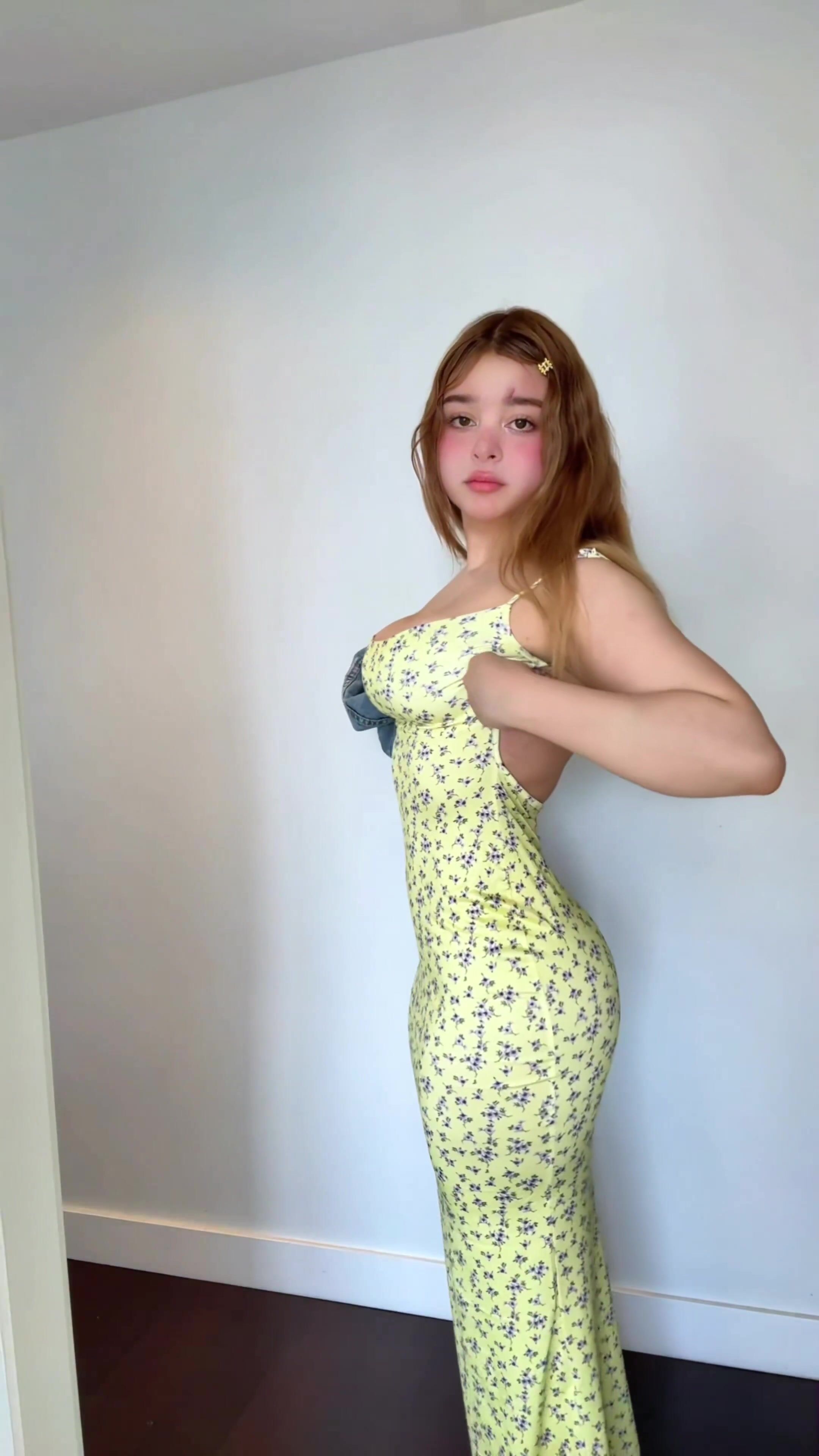 Sarahsophia NSFW Video