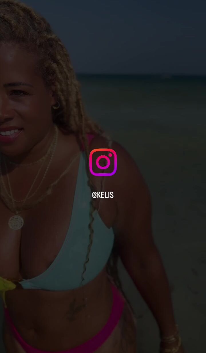Kelis Sexy Bikini Nipslip