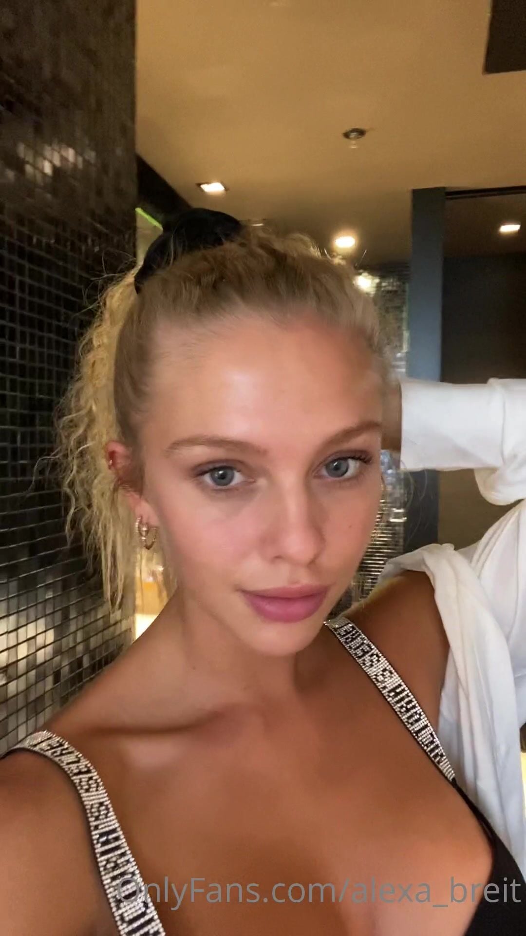 Alexa Breit OF Video
