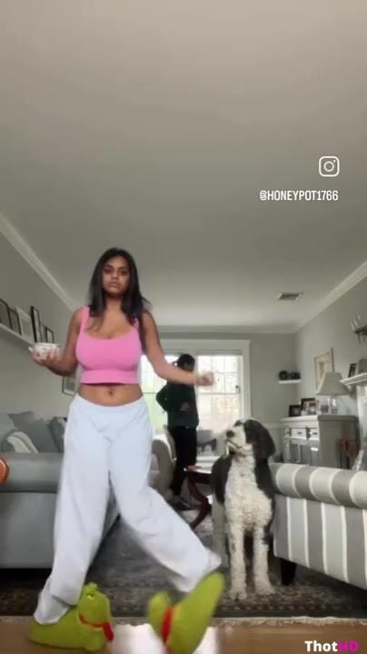 Honeypot1766 aka Emilysant Sexy Vid 1