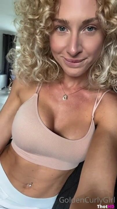 Curly.girl Tits cleavage nipple piercing One Tit Out flashing Leaked O