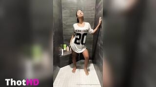 Virginia Sanhouse bathroom ass from behind bottomless Video