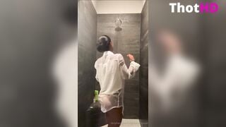 Virginia Sanhouse bathroom mirror braless showering Leaked OnlyFans