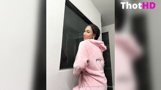 Virginia Sanhouse ass bottomless braless Leaked OF