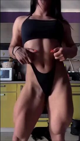 Da_shu_fit ass from behind standing locker room OnlyFans Leak