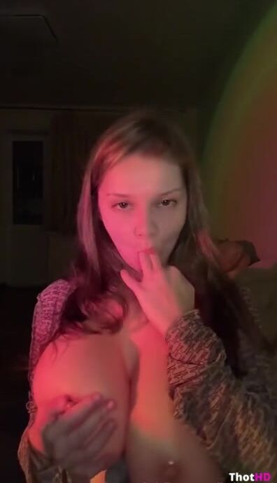 peach_jodie Jodie Peach licking moaning her fingers