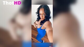 Jamiee Foxworth aka Jaimeetheefoxx Big Tits downblouse One Tit Out
