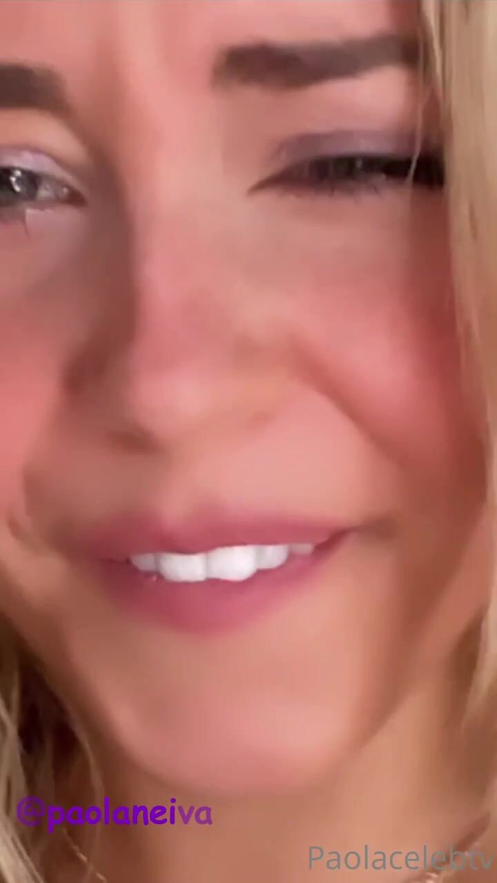 Paolaviolinist close-up ass high heels on all fours