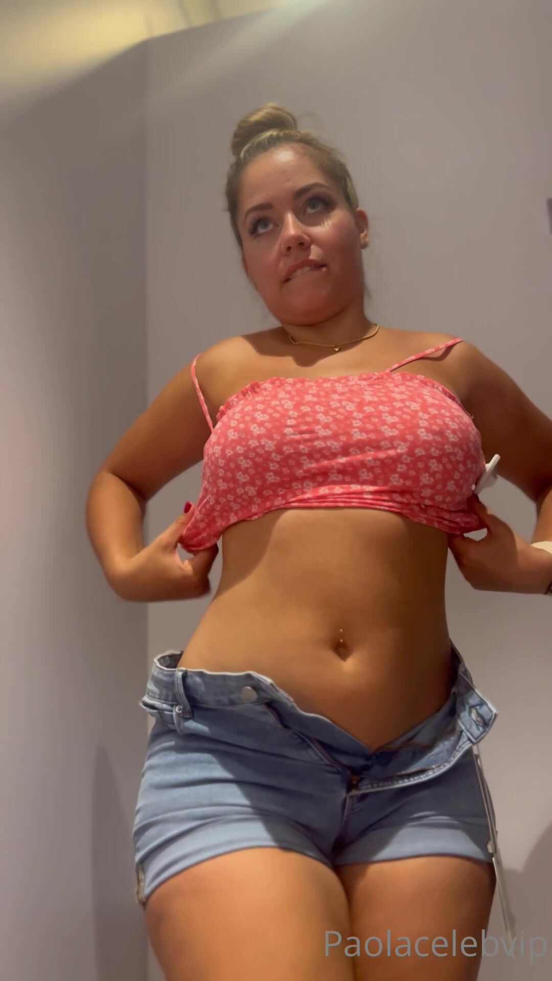 Paolabarbie ass from behind nude from below