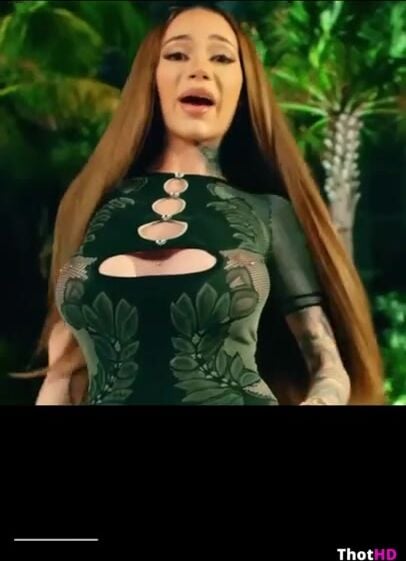 Danielle Bregoli Big Tits cleavage bodypaint OF Leak