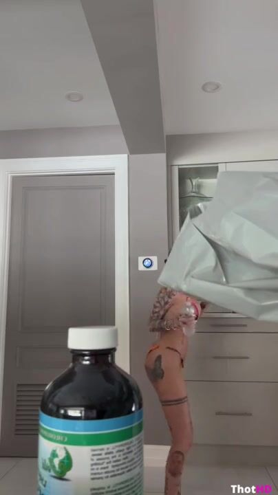 Danielle Bregoli bikini Big Tits underboob cleavage NSFW Video