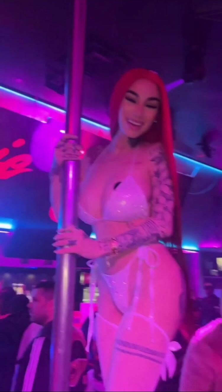 Bhad Bhabie bikini ass pole dancing Video