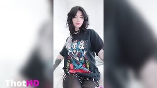Noemiexlili thighhighs choker pantyhose OnlyFans