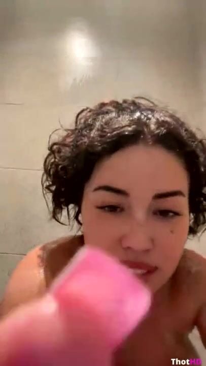 Playgirlcris cleavage ass close-up Big Tits Video