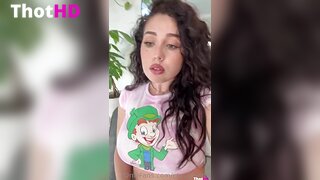 Playgirlcris nude Big Tits cleavage showering OnlyFans Leak