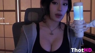 Jadeyanh cleavage Big Tits Video