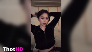 Jade Anh cleavage OnlyFans