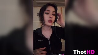 Jade Anh cleavage OnlyFans