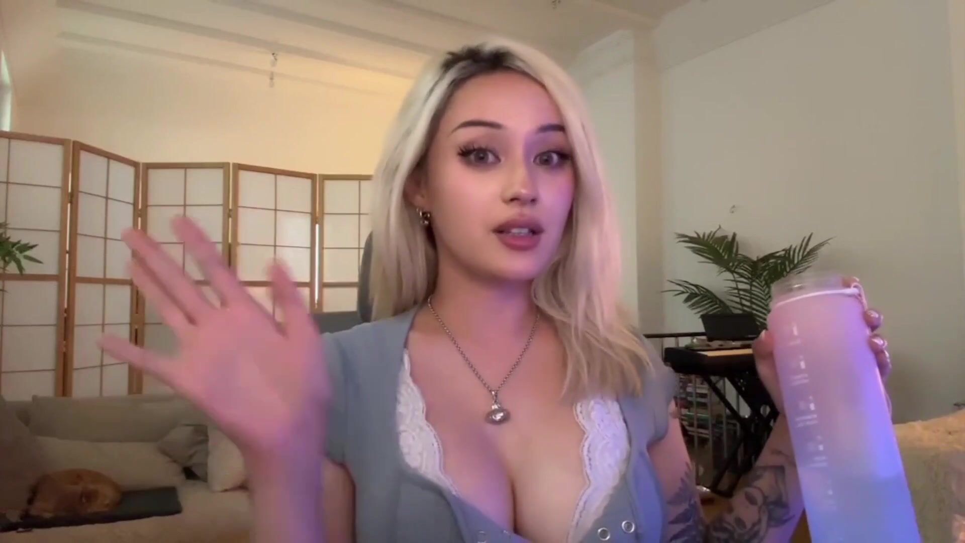 Jadeyanh cleavage Big Tits OnlyFans Leak_001