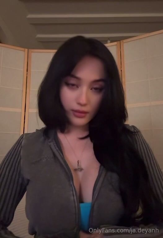 Jadeyanh cleavage Big Tits OnlyFans