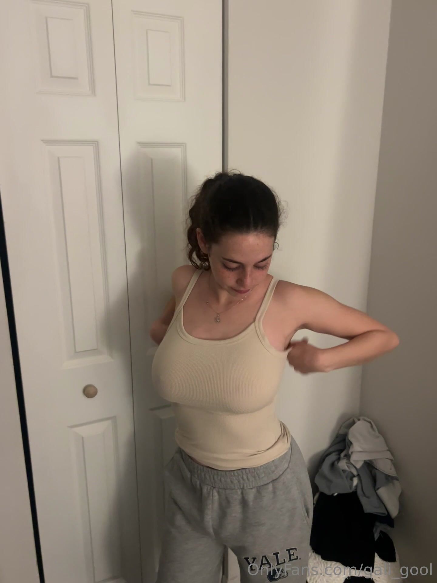 Gali Gool Big Tits Video