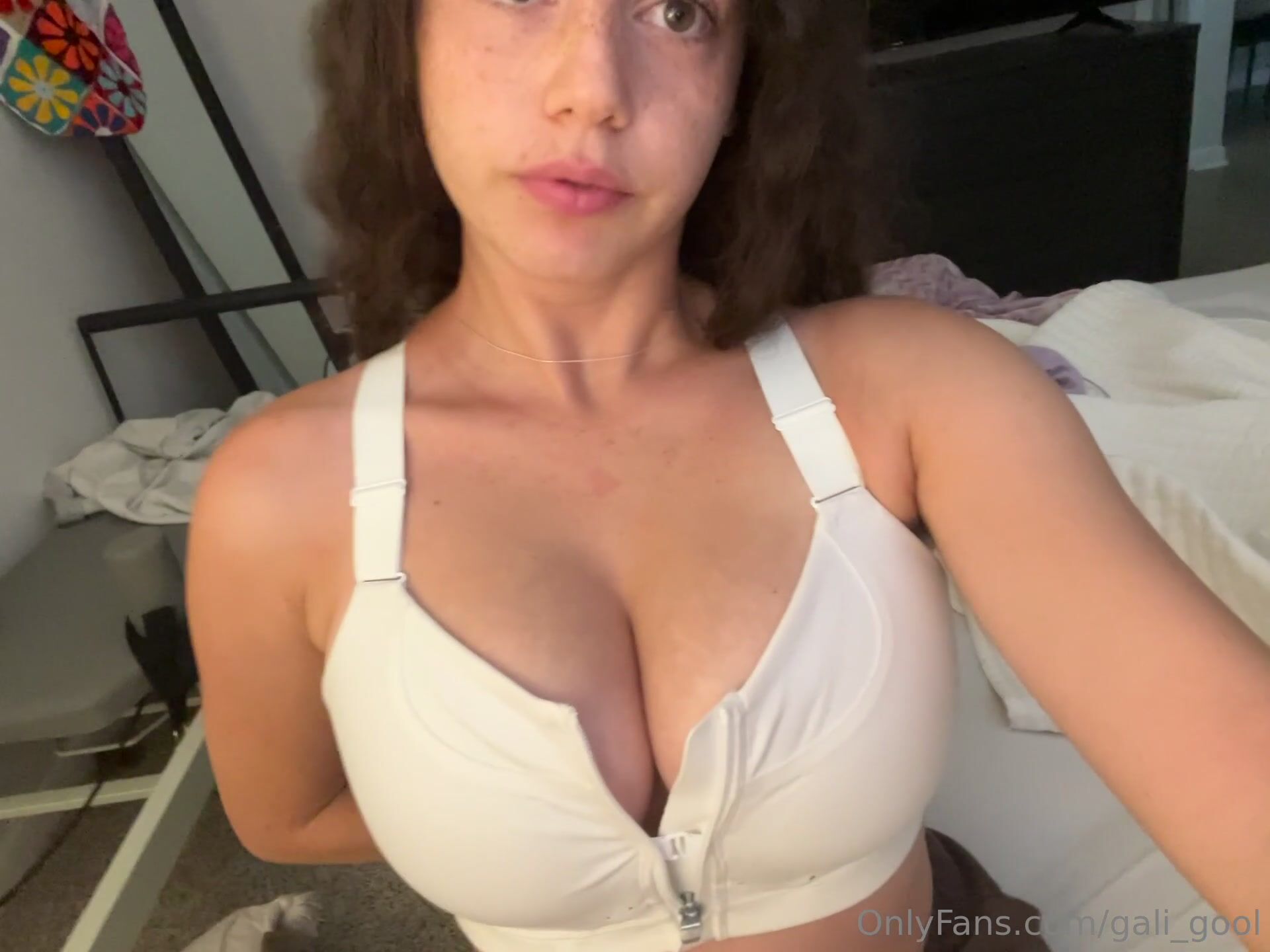 Gali Gool cleavage Big Tits tongue Video