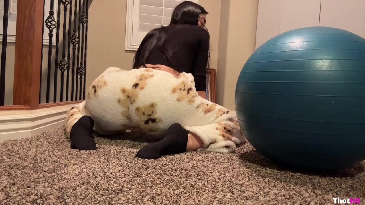 Jailyne Ojeda thighhighs cleavage Big Tits OF Video