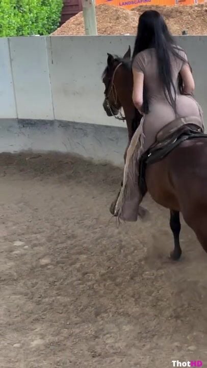 Jailyne Ojeda riding outdoor from behind ass NSFW Video