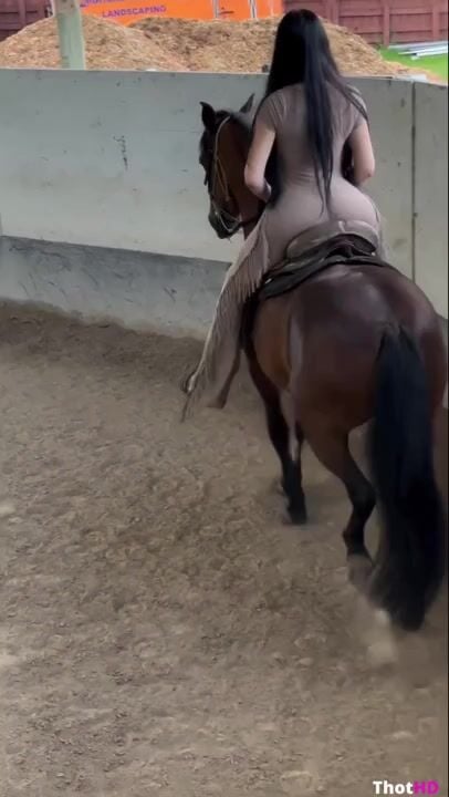Jailyne Ojeda riding outdoor dress from behind OnlyFans Leak