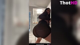 Jailyne Ojeda ass from behind shorts squatting Video Leak