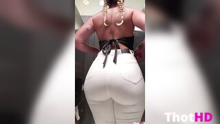 Kirstentoosweet ass from behind locker room from below OF Leak