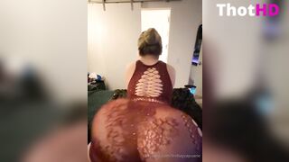 Lindsay Capuano ass dress from behind OnlyFans Leak