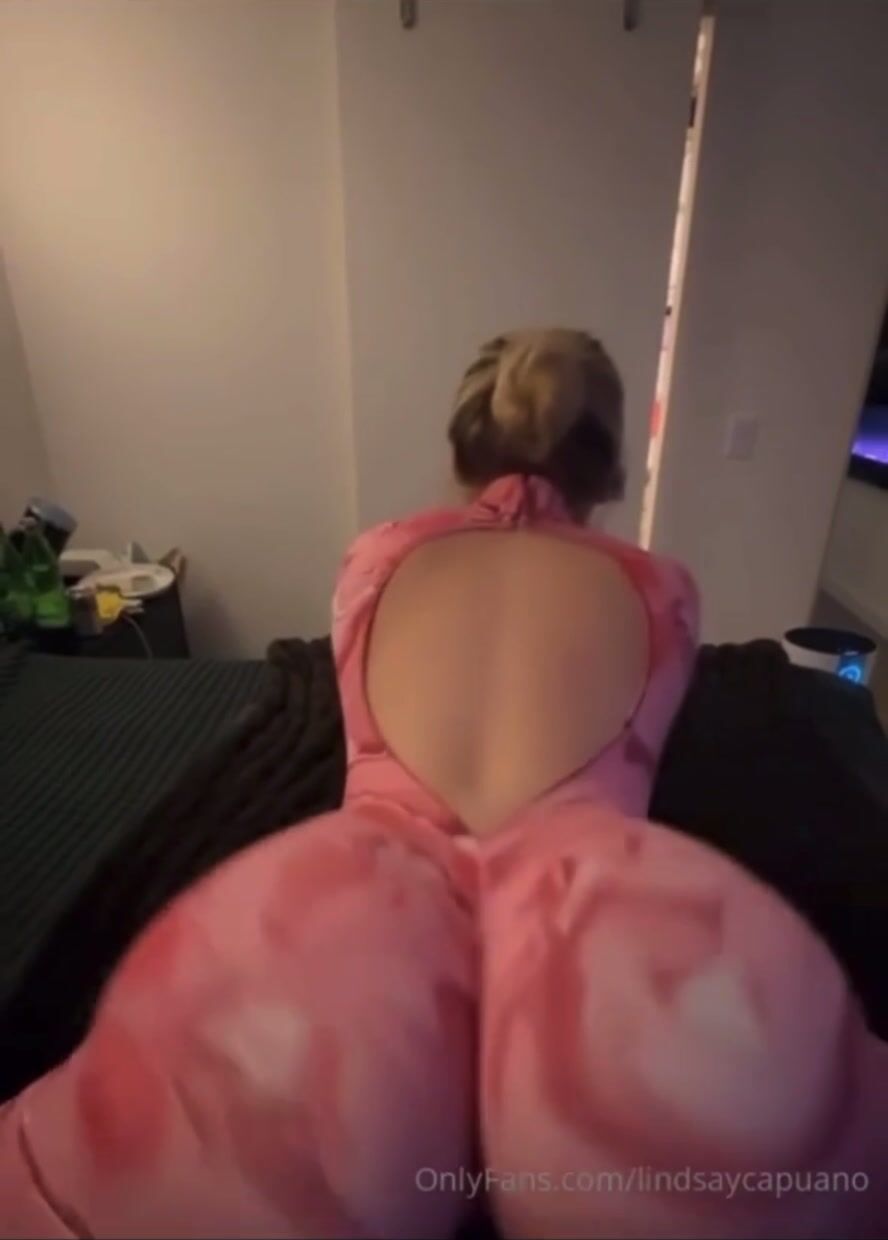 Lindsay Capuano ass from behind dress Leaked OnlyFans
