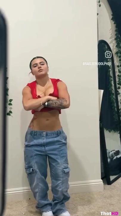Raeleerudolph22 cleavage outdoor Leaked OnlyFans