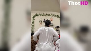 Raeleerudolph22 from behind ass spread legs on bed OF