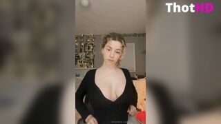 Kira Pregiato cleavage Big Tits OnlyFans