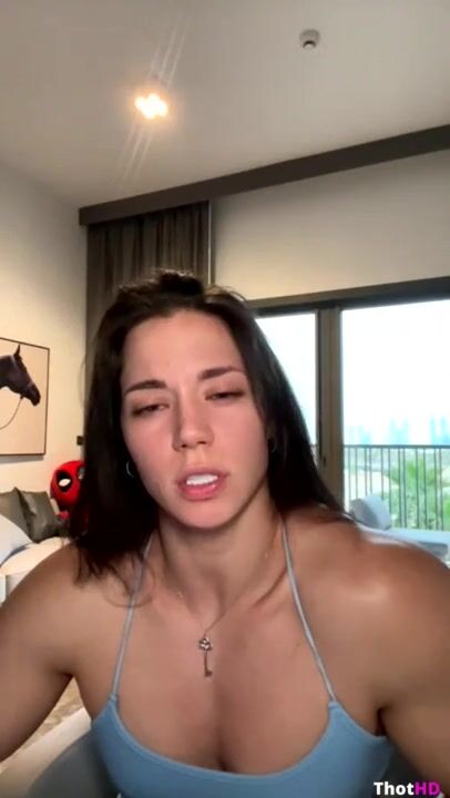 Vladislava Galagan cleavage muscular bathtub Video
