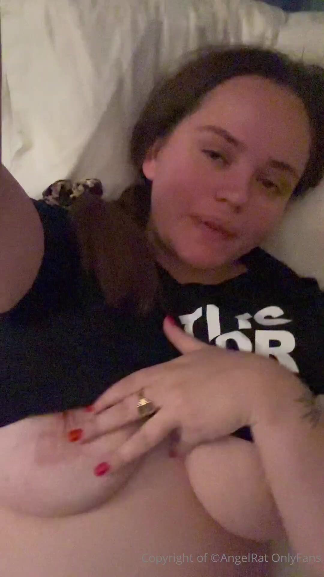 Angelrat96 Big Tits braless Video