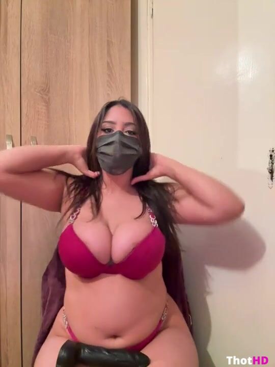 Ahlam7578 mouth mask Big Tits cleavage ass_003