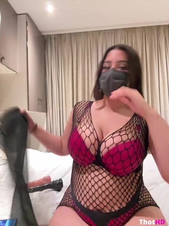 Ahlam7578 mouth mask cleavage Big Tits on bed OF