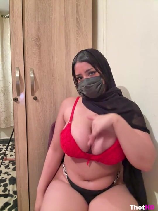 Ahlam7578 mouth mask nude cleavage Big Tits OF Video