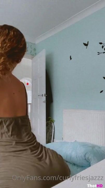 Curlychick dress from behind NSFW Video