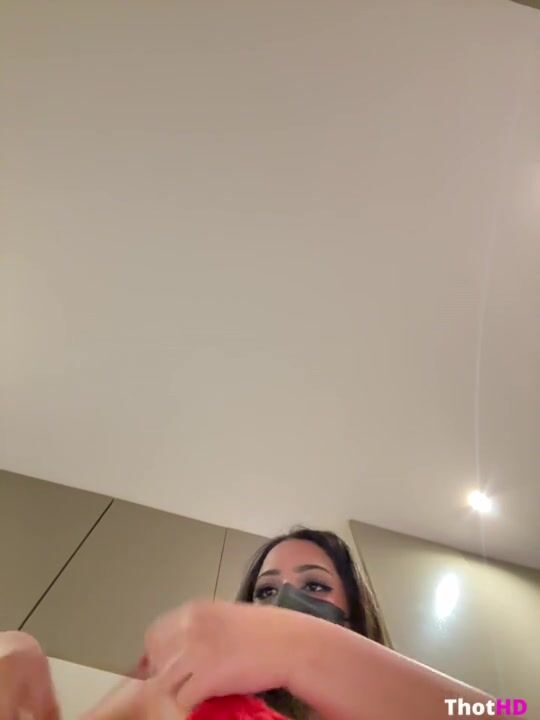 Ahlam7578 mouth mask Big Tits cleavage from below Leaked OF Video