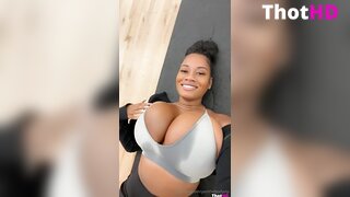 Yanithebodyvip cleavage Huge Tits OnlyFans Leak