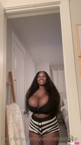 Yanithebodyvip cleavage shorts Big Tits curvy OF Video